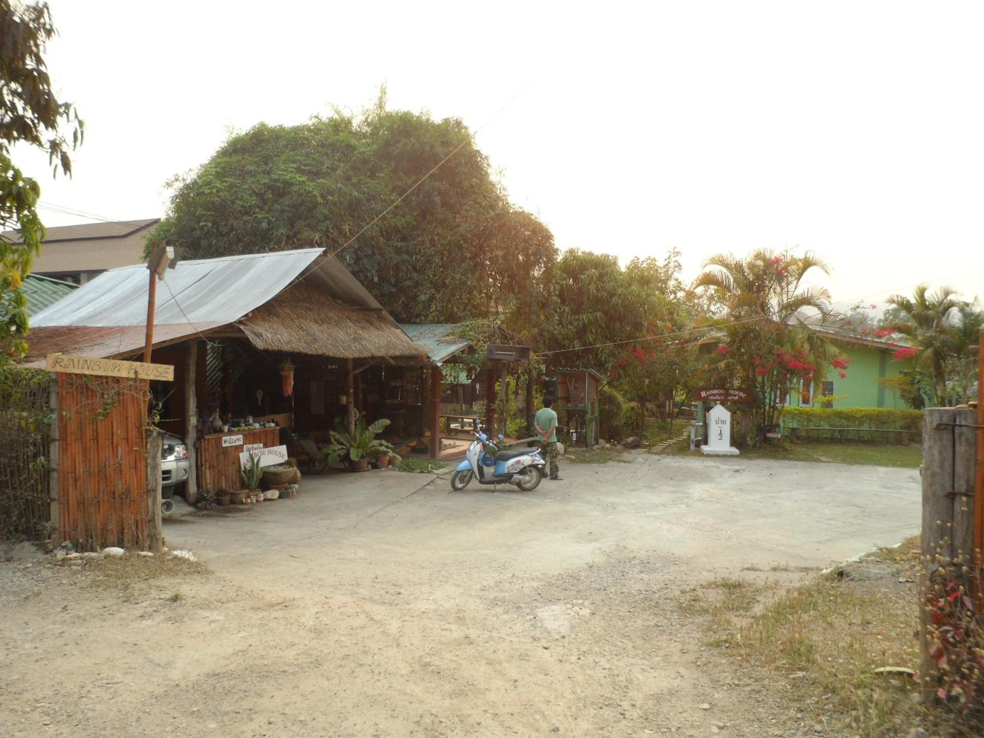 Hotel Rainbow House Pai Extérieur photo